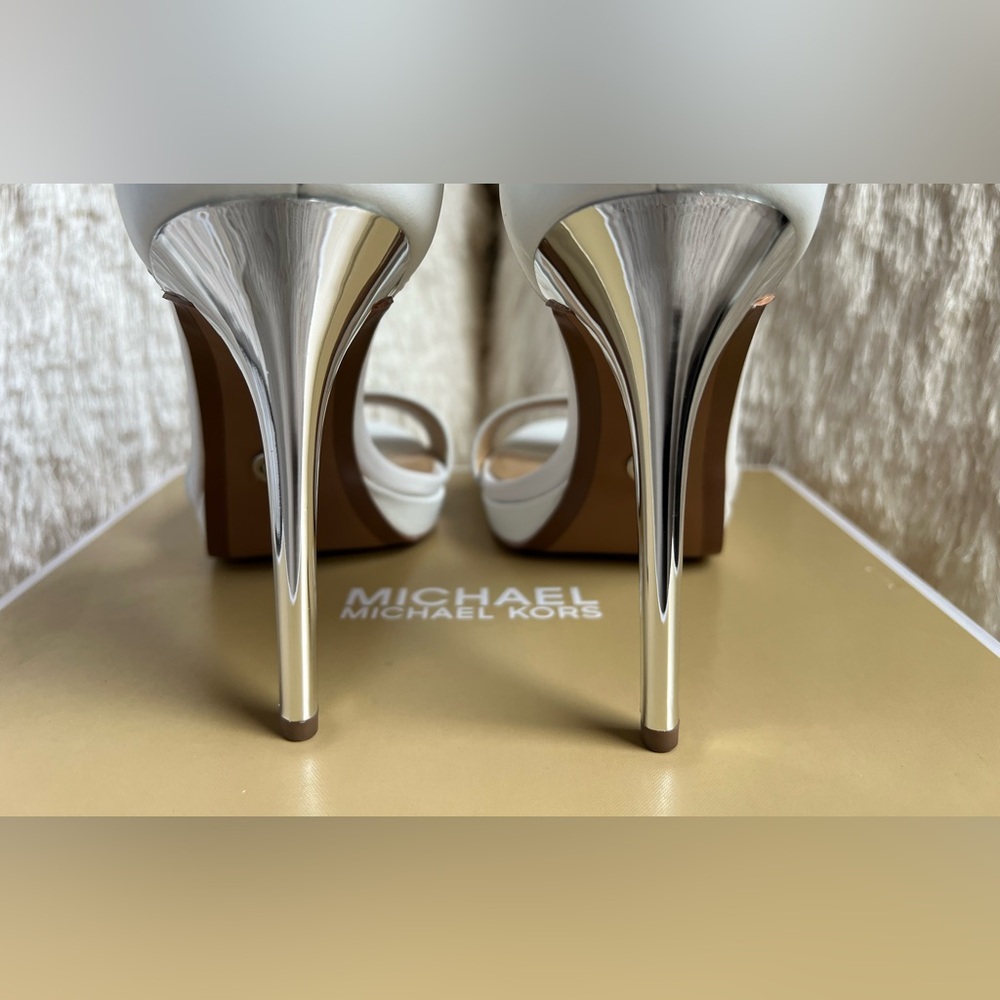 NIB Micheal Kors Optic White Leather Hutton High Sandal w/Silver Mirrored Heel